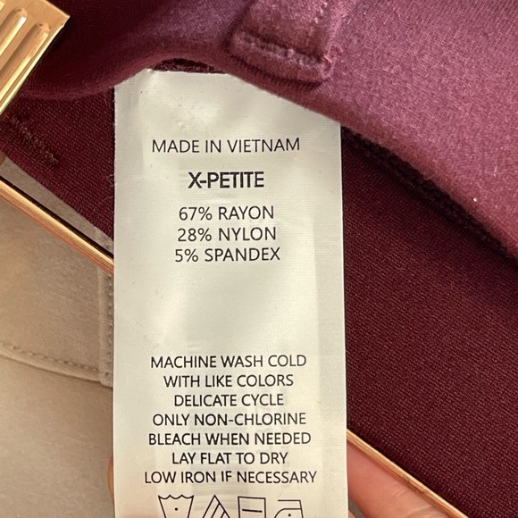 NWT Quince Burgundy UltraStretch Ponte Straight Leg Pants 26” inseam petite sz s - Picture 6 of 7
